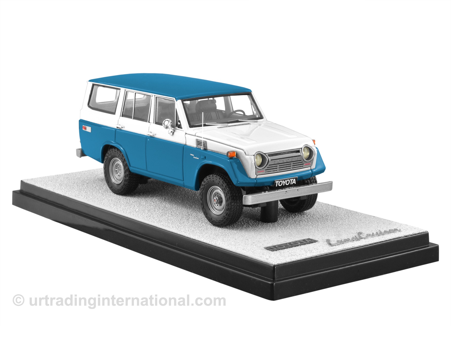 1974 Toyota Land Cruiser FJ55 – Blue/White LHD