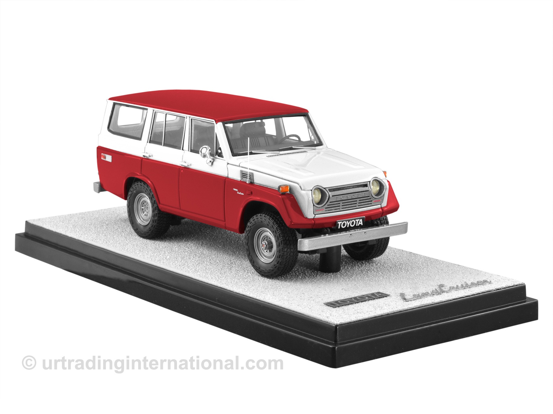 1974 Toyota Land Cruiser FJ55 – Red/White LHD