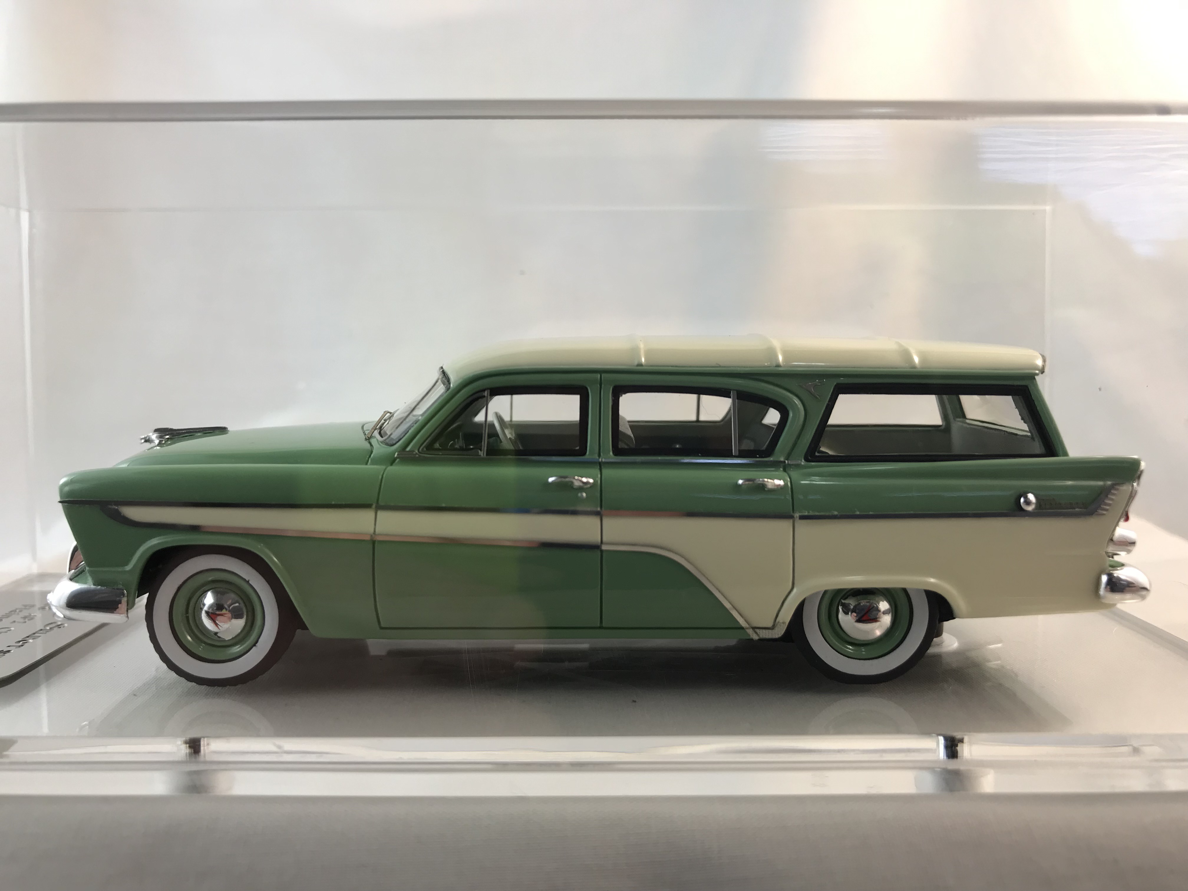 1958 AP1 Chrysler Royal Plainsman Station Wagon Green / White